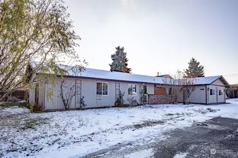 1518 S 24th St, Yakima, WA 98902