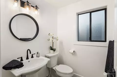 Bath - 21109 Shell Valley Rd, Edmonds, WA 98026 photo 3 of 3