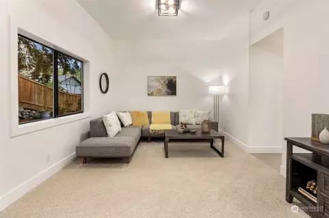 Living - 21109 Shell Valley Rd, Edmonds, WA 98026 photo 7 of 7