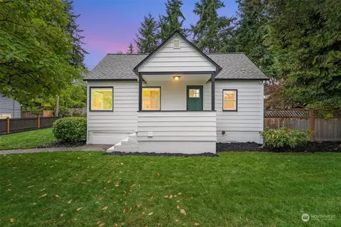 13325 31st Ave NE, Seattle, WA 98125