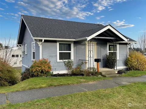 123 E 9th St, Port Angeles, WA 98362