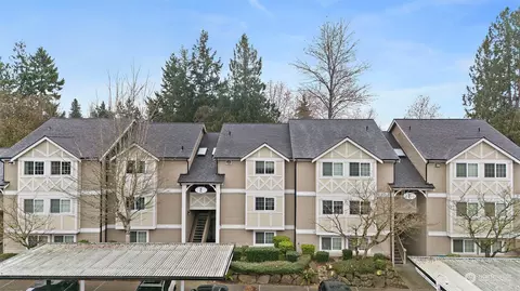 10619 SE 261st Pl #E-302, Kent, WA 98030