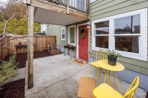 9013 16th Ave SW #10, Seattle, WA 98106