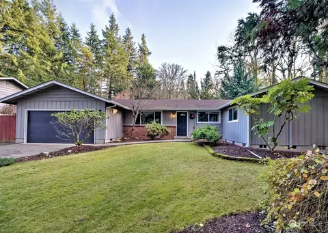 7837 Holiday Valley Dr NW, Olympia, WA 98502