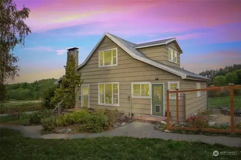 1647 Crosby Rd, Oak Harbor, WA 98277
