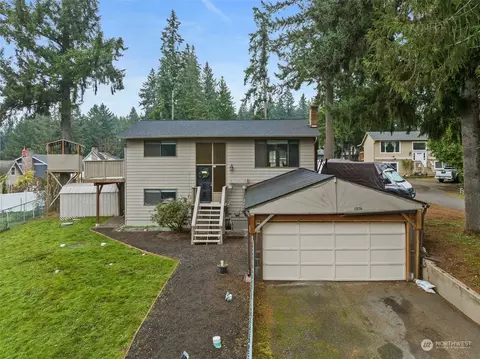 1370 NW Silver St, Bremerton, WA 98311
