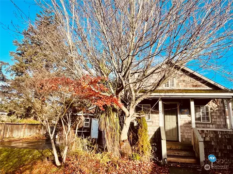 110 SE 9th St, Long Beach, WA 98631