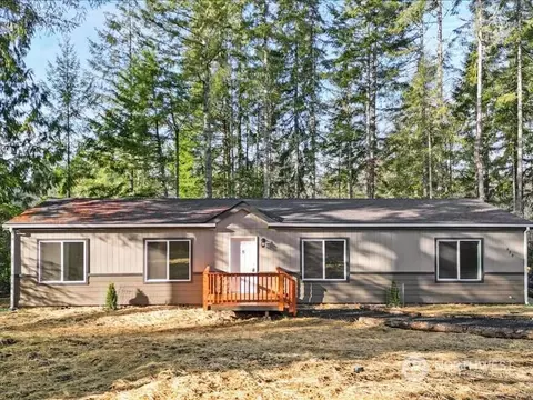 670 E Wilson Way, Grapeview, WA 98546