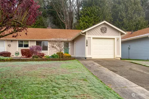 1800 SW 307th St #B, Federal Way, WA 98023