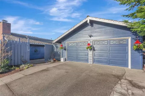 6510 82nd Ave SE, Mercer Island, WA 98040