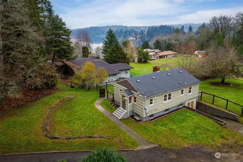 1904 Jackson Dr NW, Bremerton, WA 98312