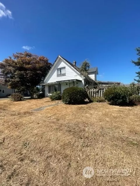 1207 Duryea St, Raymond, WA 98577