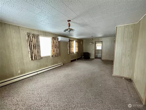 216 E 3rd St, Lind, WA 99341 photo 4