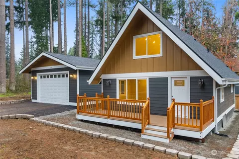 17614 Loop Ln SE, Yelm, WA 98597