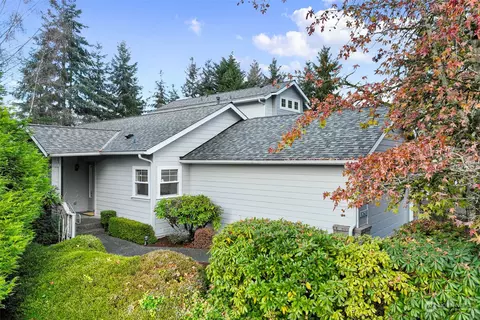 16710 Graystone Dr, Lynnwood, WA 98037