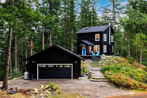 3046 Dogwood Ter, Lummi Island, WA 98262