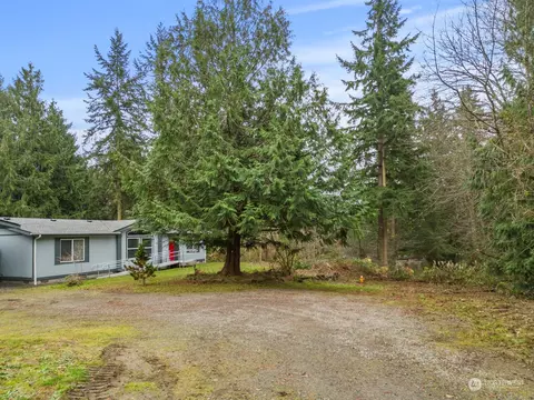 204 8th Ave, Port Hadlock, WA 98339
