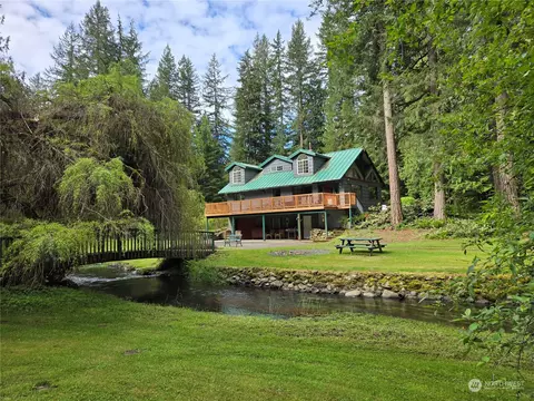 8702 Silver Lake Rd, Maple Falls, WA 98266