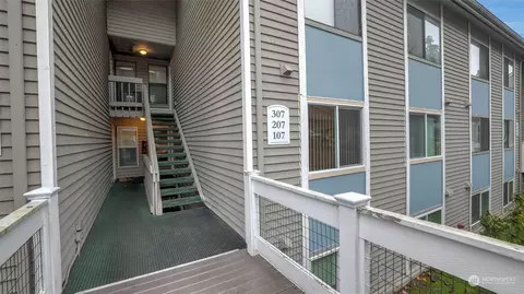 31507 106th Pl SE #S207, Auburn, WA 98092