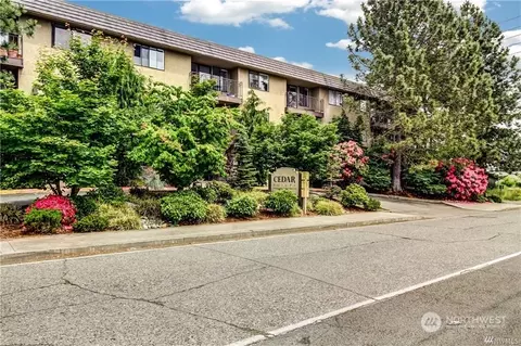 750 N 143rd St #B4, Seattle, WA 98133