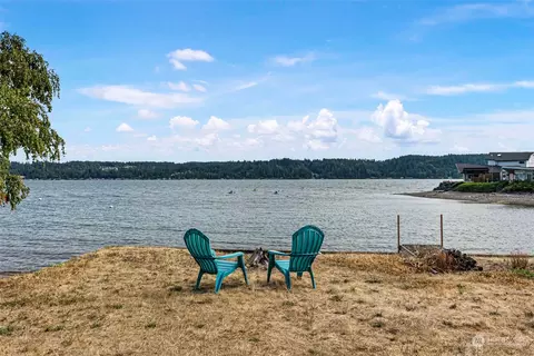 8101 NE North Shore Rd, Belfair, WA 98528