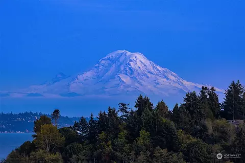 190 Harbor Square Loop NE #C425, Bainbridge Island, WA 98110