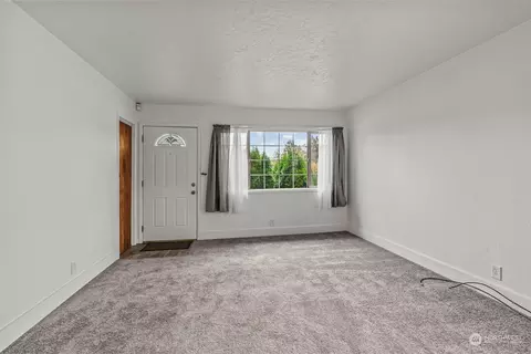 267 Beech St, Longview, WA 98632 photo 2