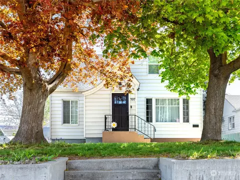 707 Highland Dr, Wenatchee, WA 98801