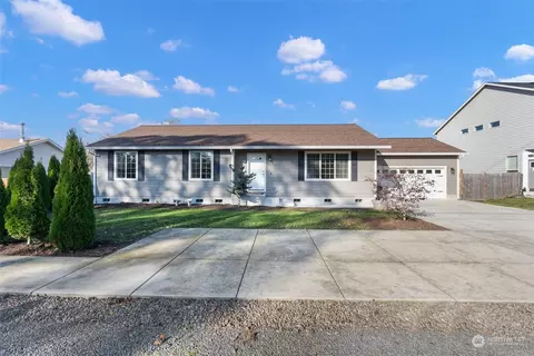 1839 Lewis River Rd, Woodland, WA 98674
