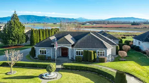 1136 E Front St, Lynden, WA 98264