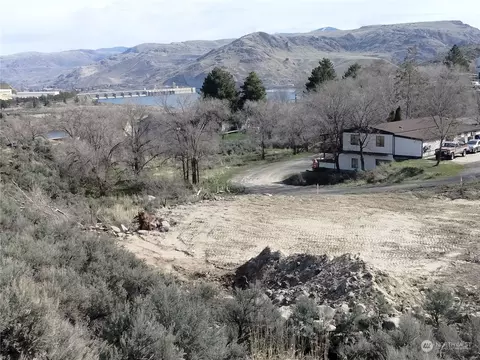 536 Osullivan Ave, Grand Coulee, WA 99133