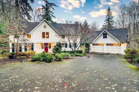13370 Bridgestone Ct NE, Bainbridge Island, WA 98110