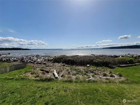 804 Livingston Bay Shore Dr, Camano Island, WA 98282
