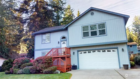 3843 Brook Ln NW, Bremerton, WA 98312