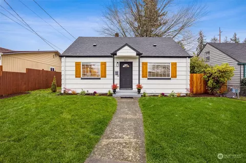 827 S Hawthorne St, Tacoma, WA 98465