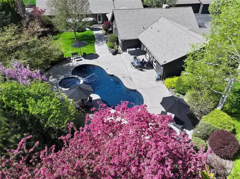 99 Harmony Ln, Walla Walla, WA 99362