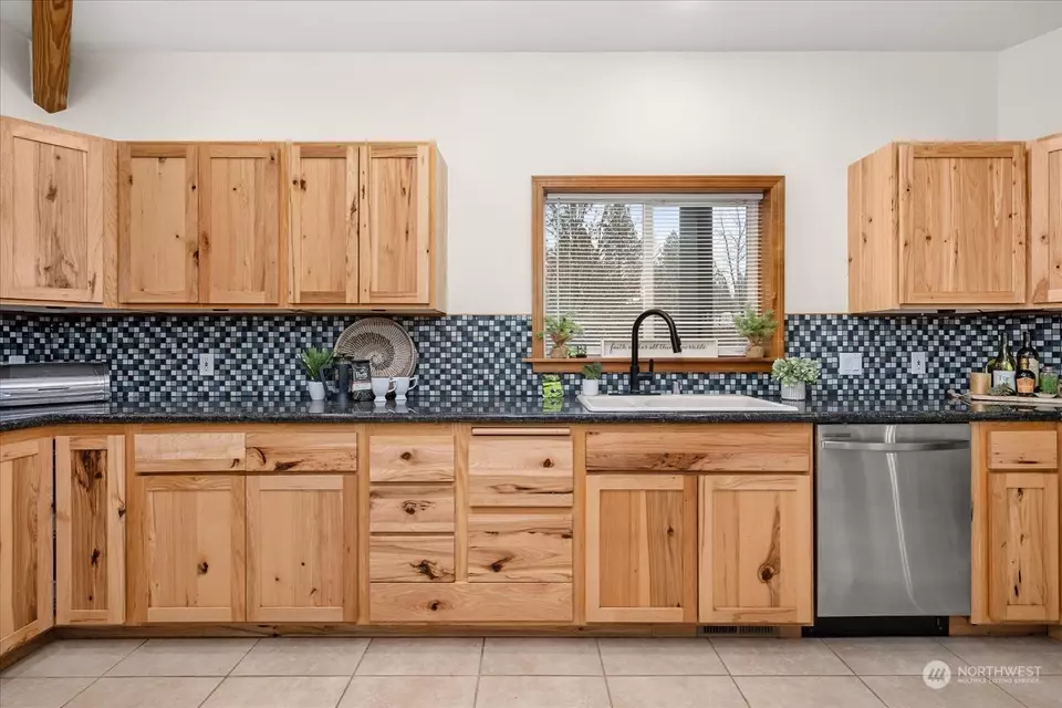  14212 E Meadows Rd, Mica, WA 99023 photo 14