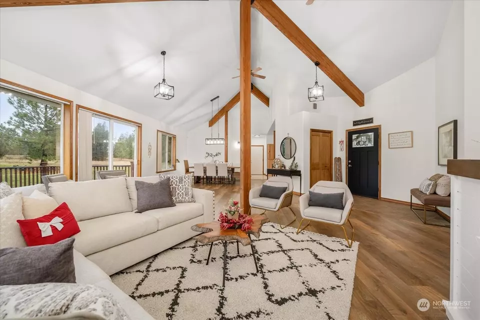  14212 E Meadows Rd, Mica, WA 99023 photo 6