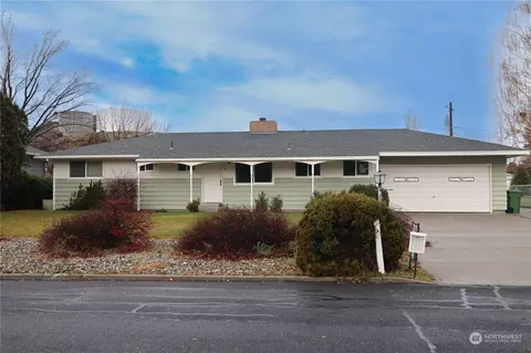 116 Silver Dr, Electric City, WA 99123