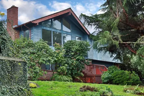 1658 Dorsey Dr, Freeland, WA 98249