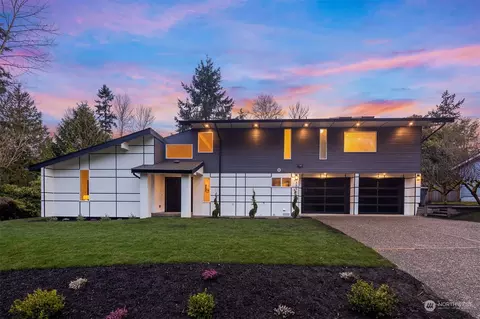 5945 NE 201st St, Kenmore, WA 98028