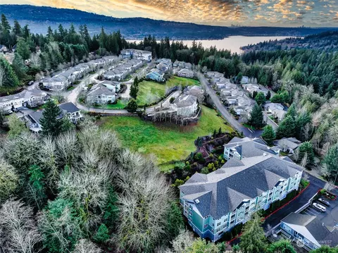 4406 Providence Point Pl SE #111, Issaquah, WA 98029
