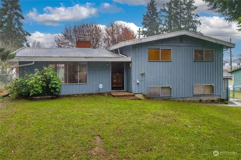 907 SW 104th St, Seattle, WA 98146