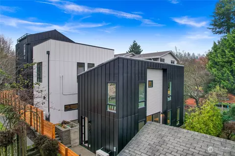 635 NW 54th St, Seattle, WA 98107