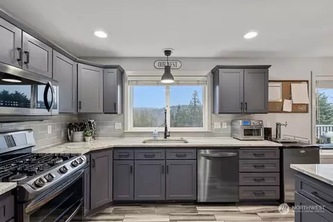 17195 Coho Ct, Mount Vernon, WA 98274