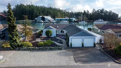 105 Chinook Pl, La Conner, WA 98257