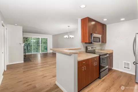 16101 Bothell Everett Hwy #E106, Mill Creek, WA 98012