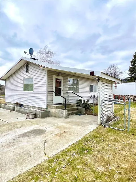936 4th Ave S, Okanogan, WA 98840