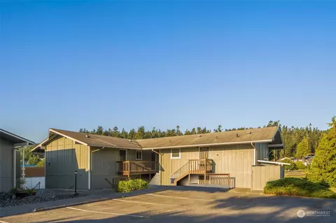 1710 Skyline Way #204, Anacortes, WA 98221