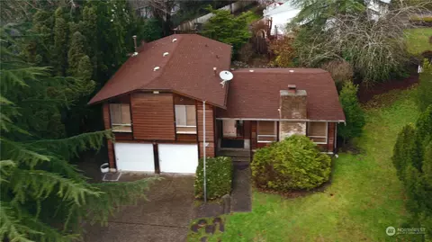 14037 113th Ave NE, Kirkland, WA 98034